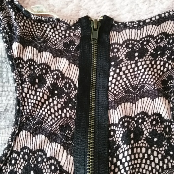 Silence & Noise Racerback Top - Picture 5 of 7